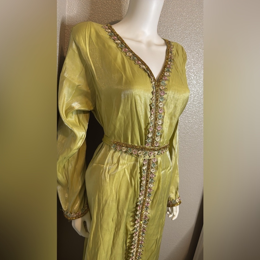 Moroccan Green Satin Hand-Stitched Rhinestone Long-Sleeve Kaftan - Picture 4 of 4